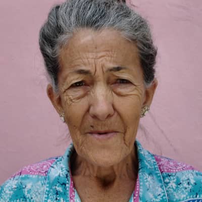 Portrait of elderly woman